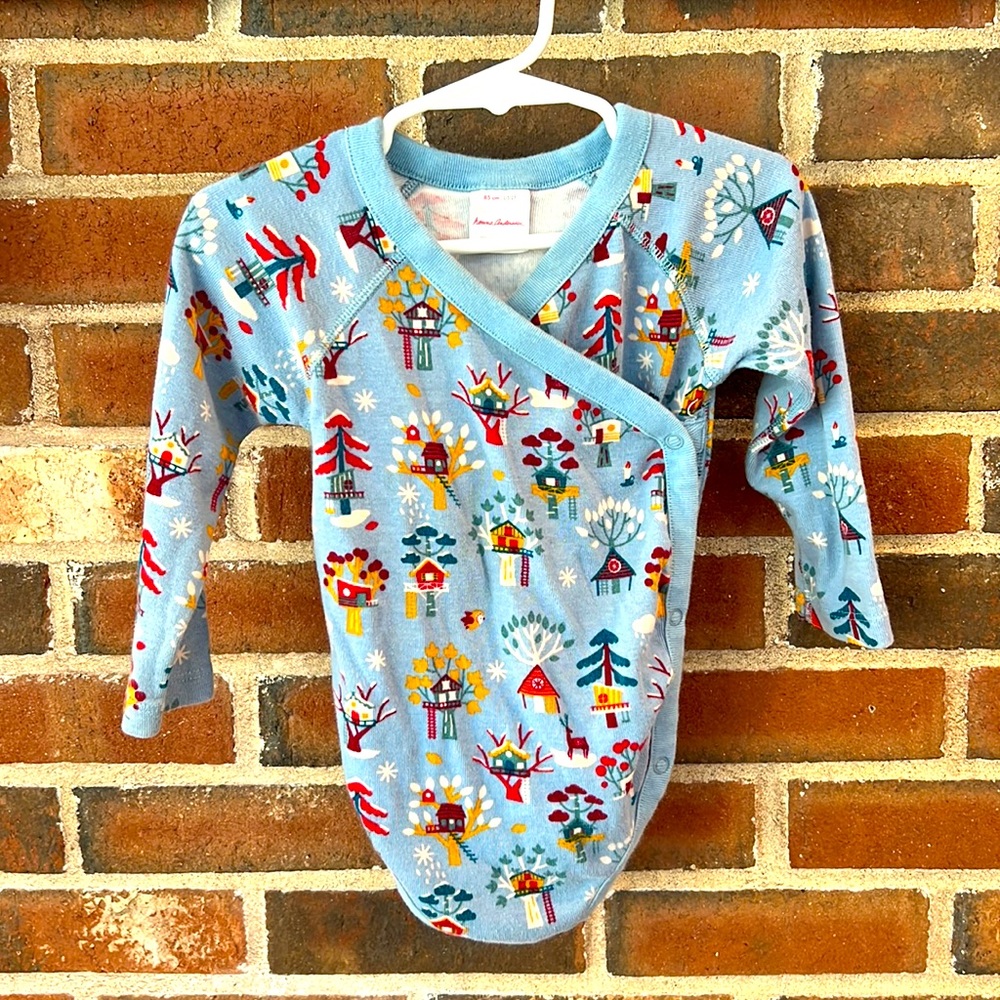Hanna Andersson kimono style onesie Christmas tree house